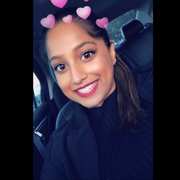 Meet your Posher, Anita - Picture 1 of 1